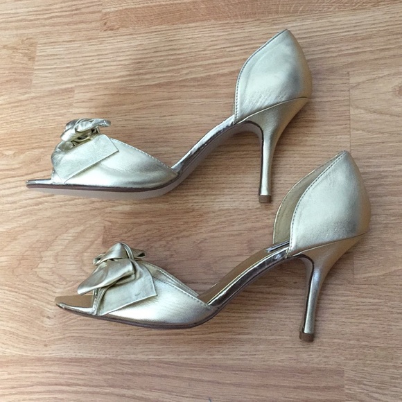 Steve Madden 3.5” Gold Heel - Like New - Picture 3 of 4